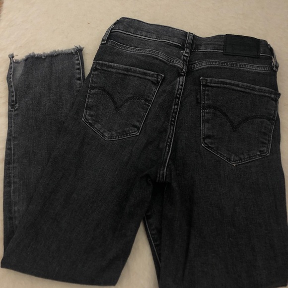 724 High Rise Straight Vintage Levis - Picture 2 of 3